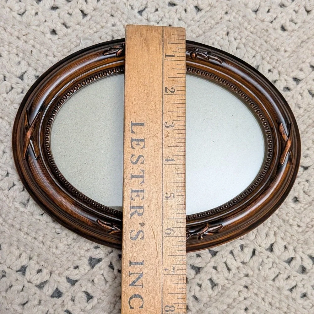 Vintage Style Oval Picture Frame 5x7 Faux Wood Grain Plastic Floral Ornate